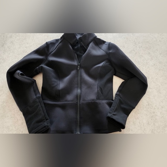 Lululemon front and centre jacket - Picture 7 of 10